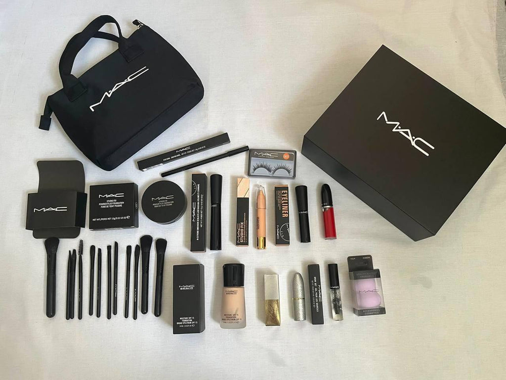 MAKE UP KIT 🦋