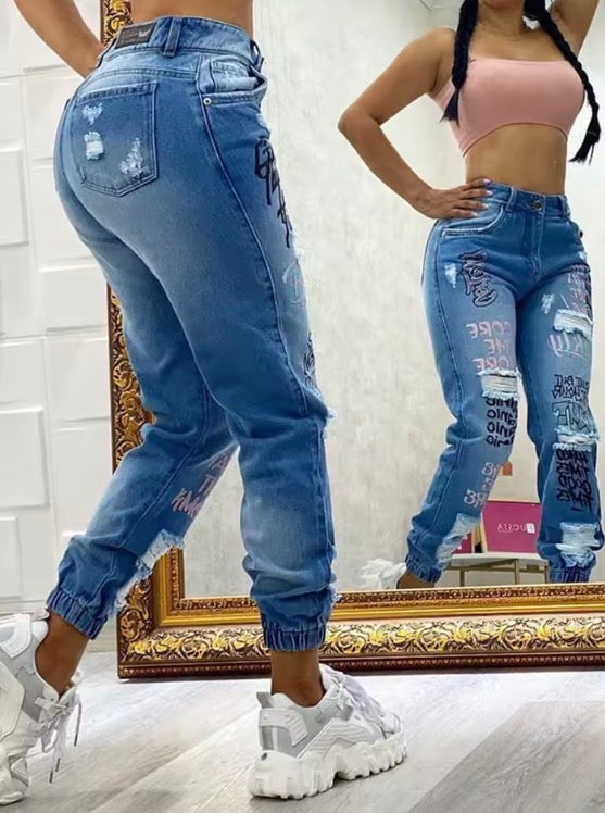 Letter Print Slant Pocket Ripped Jeans