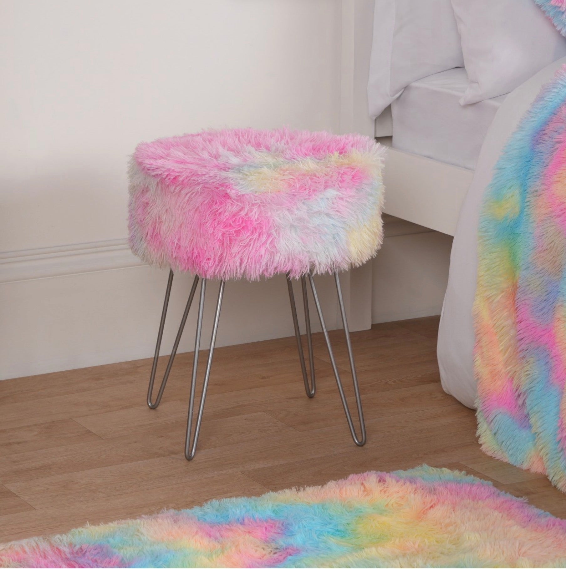 Fluffy Tie Dye Hairpin Stool