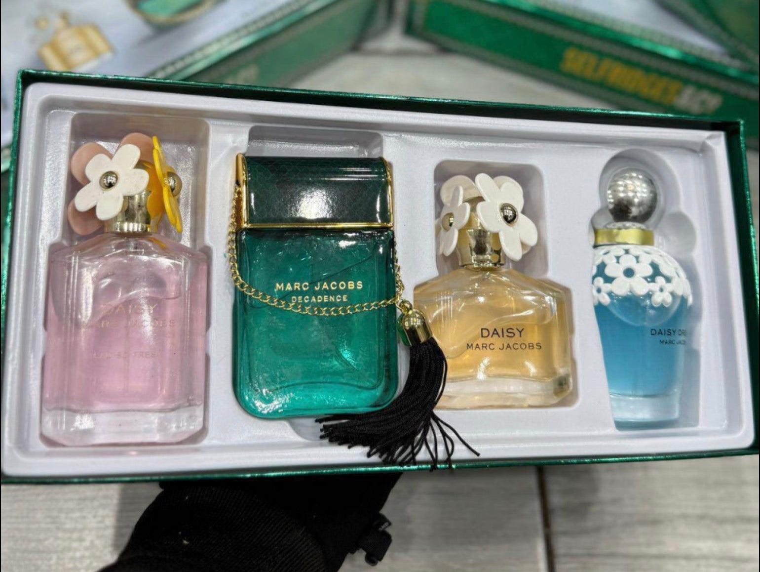 Marc Jacob’s 4 pcs (30ml) Gift Set