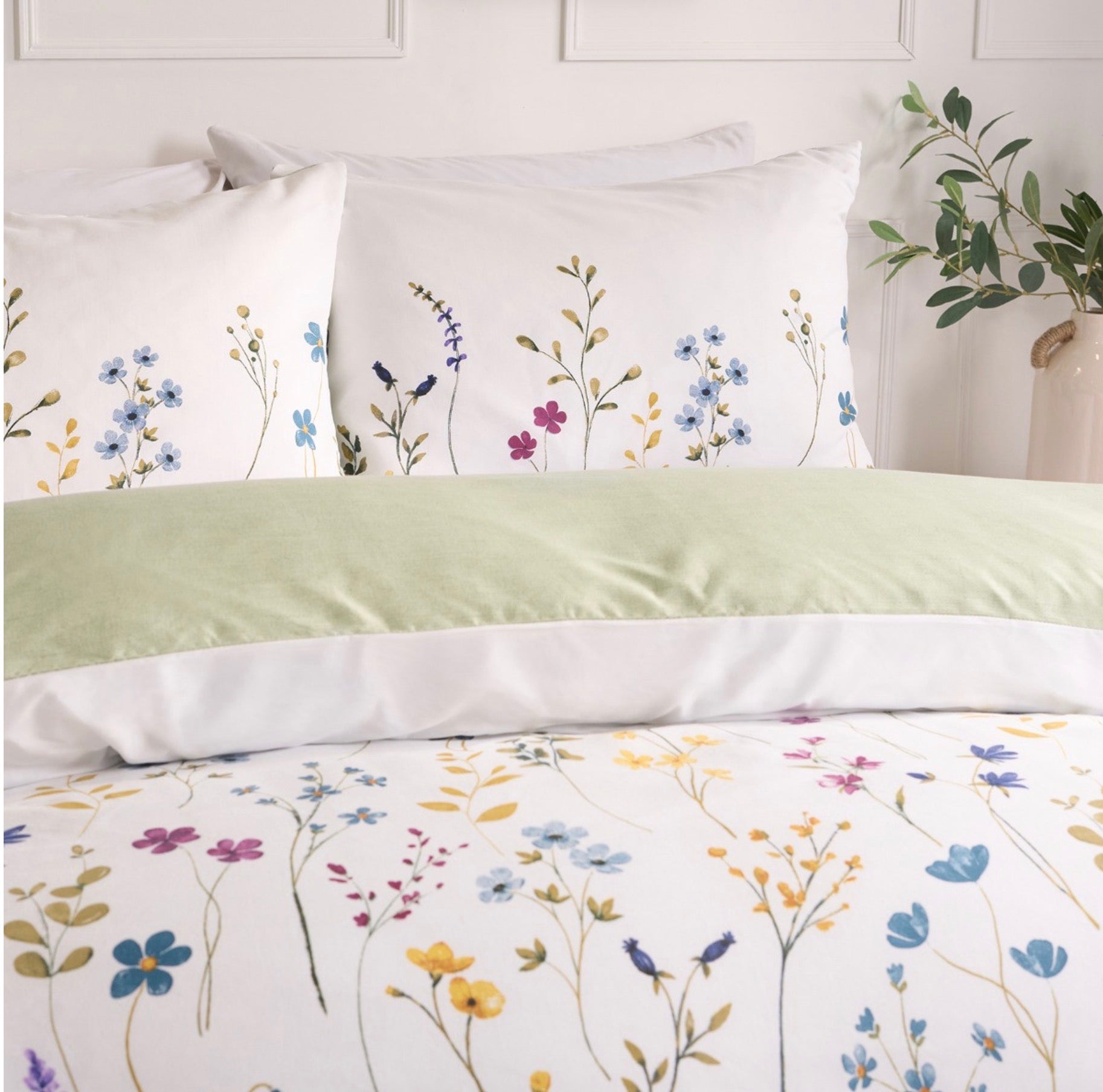 Floral Border Duvet Set
