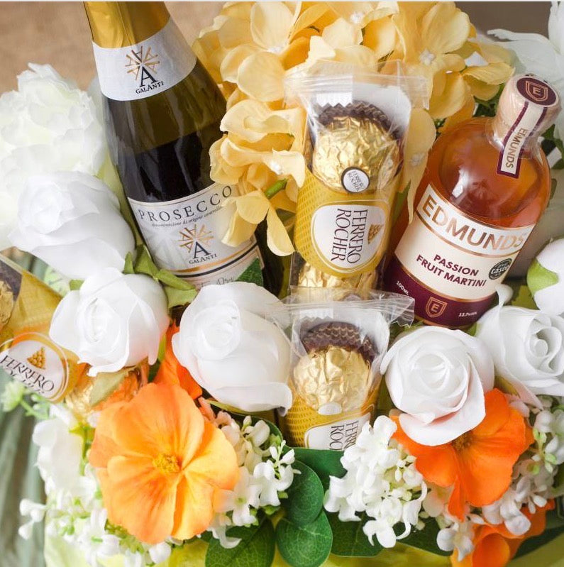 PORNSTAR MARTINI AND PROSECCO BOUQUET