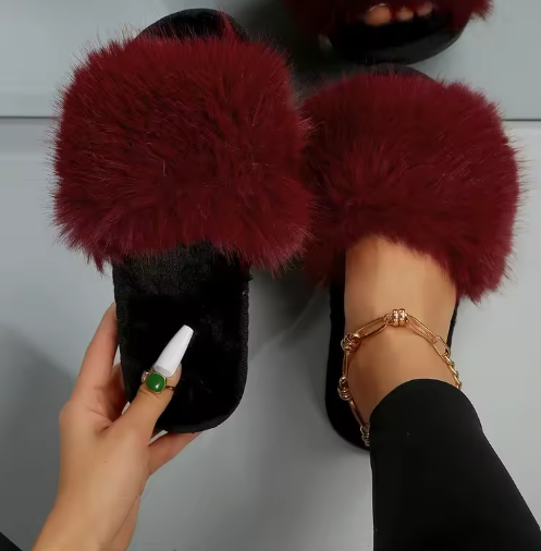 Women's Fashion Fur Slippers Fluffy and Cute